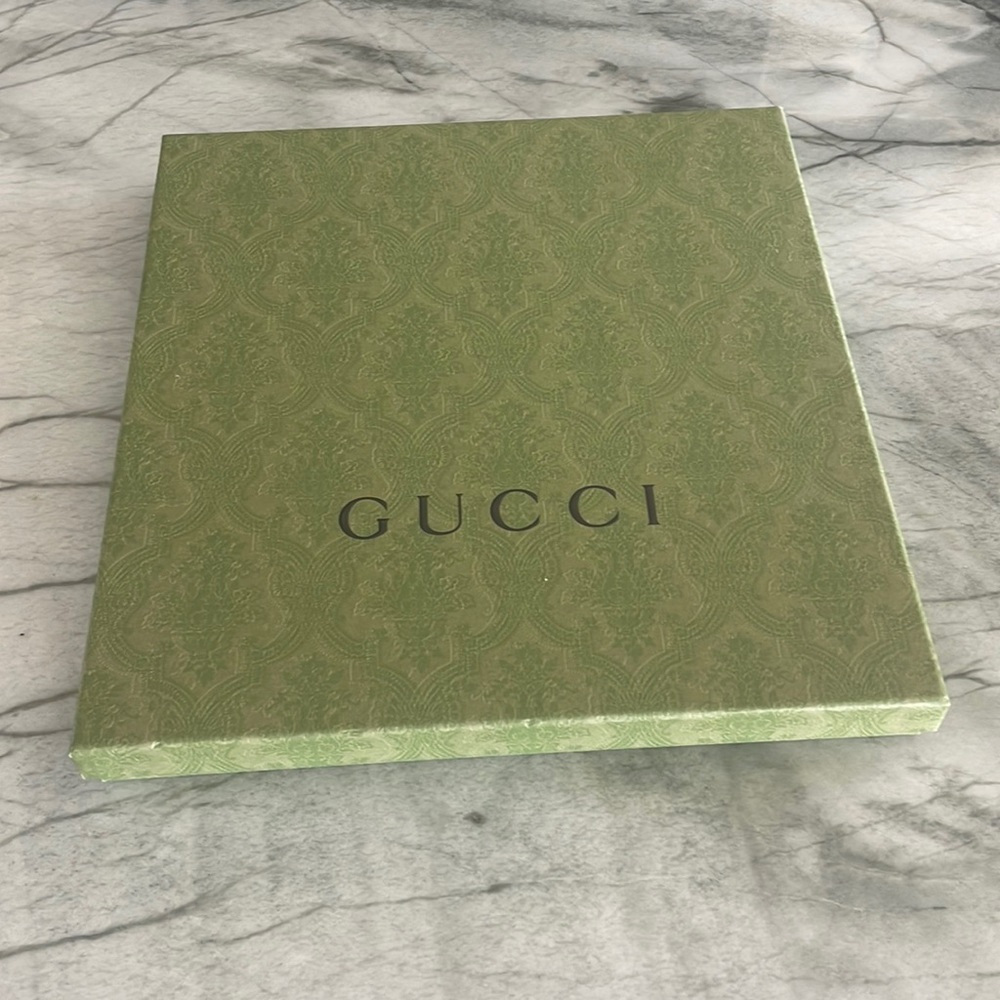 Gucci box